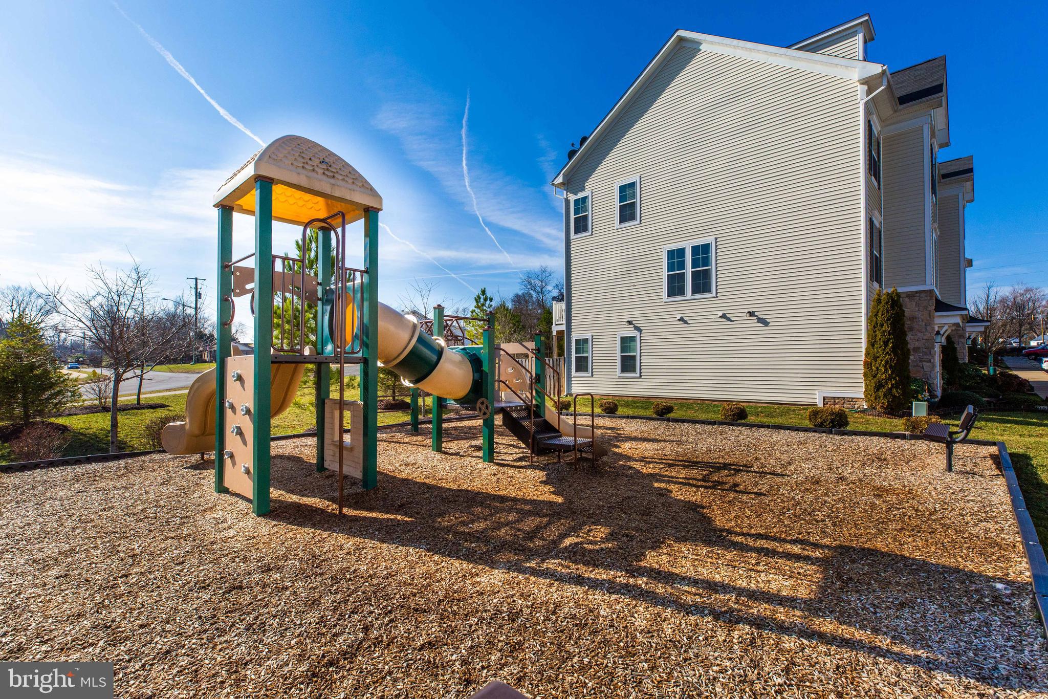 FALLS GROVE - Residential Lease