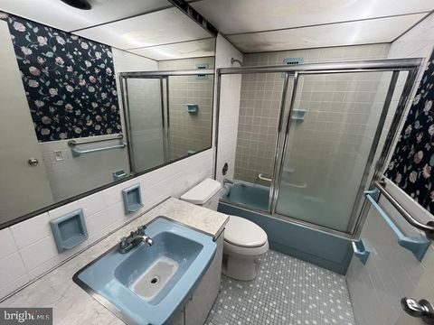 Tiny photo for 1001 City Avenue #E-404, WYNNEWOOD, PA 19096 (MLS # PAMC2168930)
