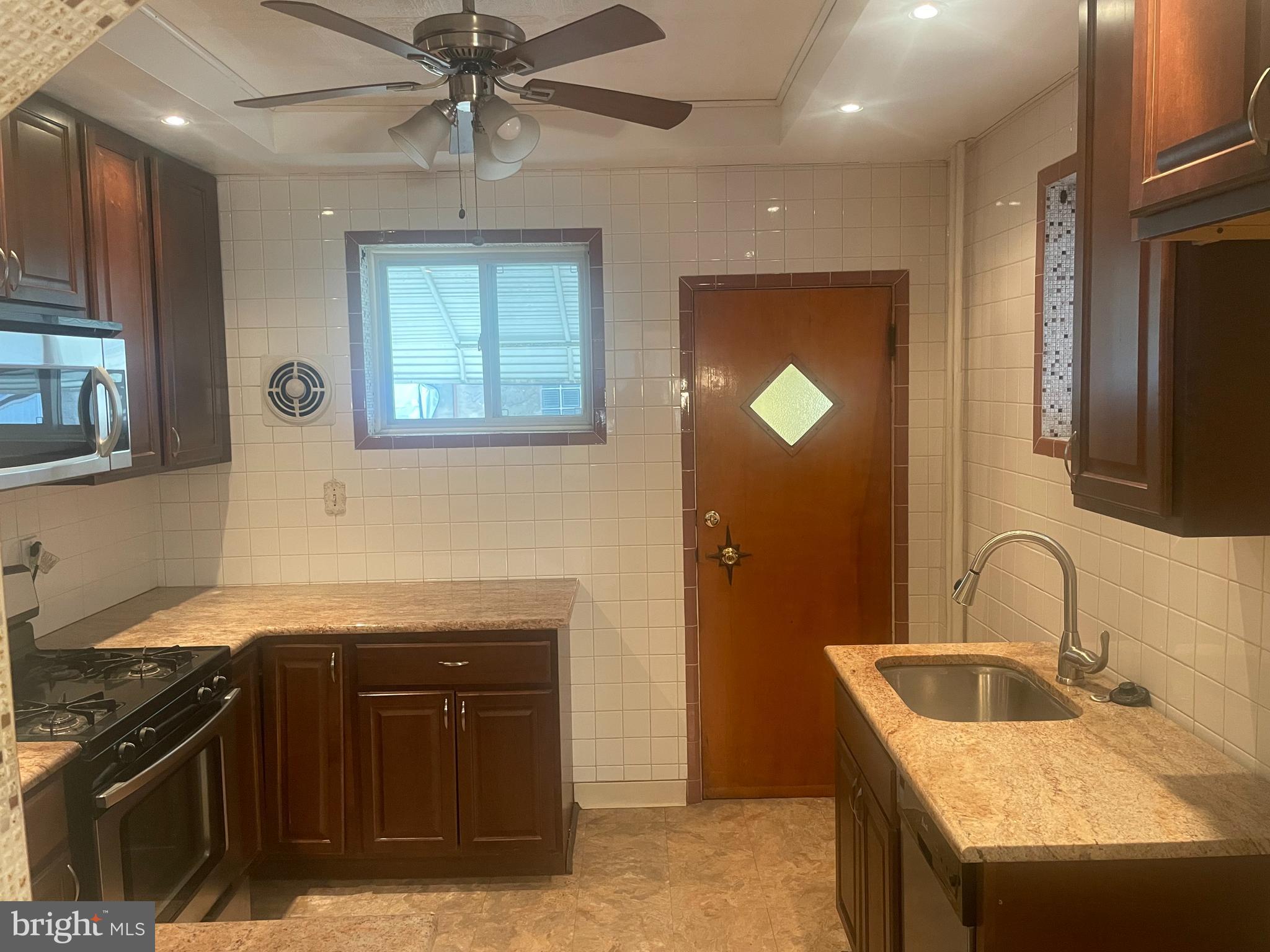 PORT RICHMOND - Residential