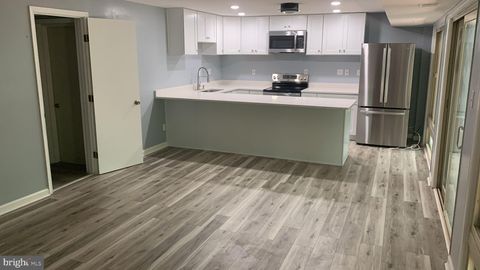 Photo of 11823 Falls Road, POTOMAC, MD 20854 (MLS # MDMC2188590)