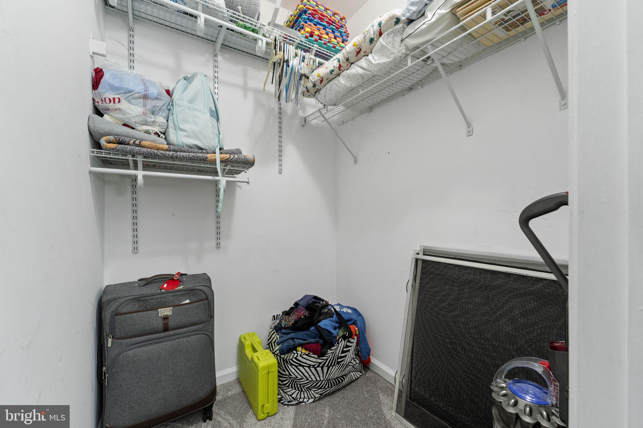 VALLEY STREAM VIL - Residential