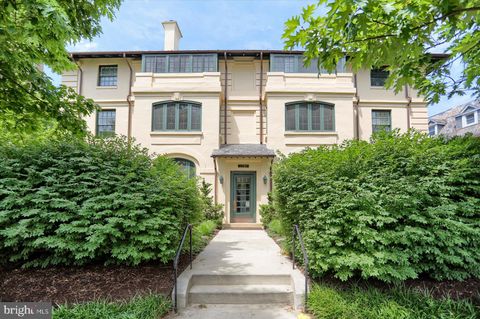 Condo For Sale - 4300 Roland Avenue #201<br/> BALTIMORE, MD 21210