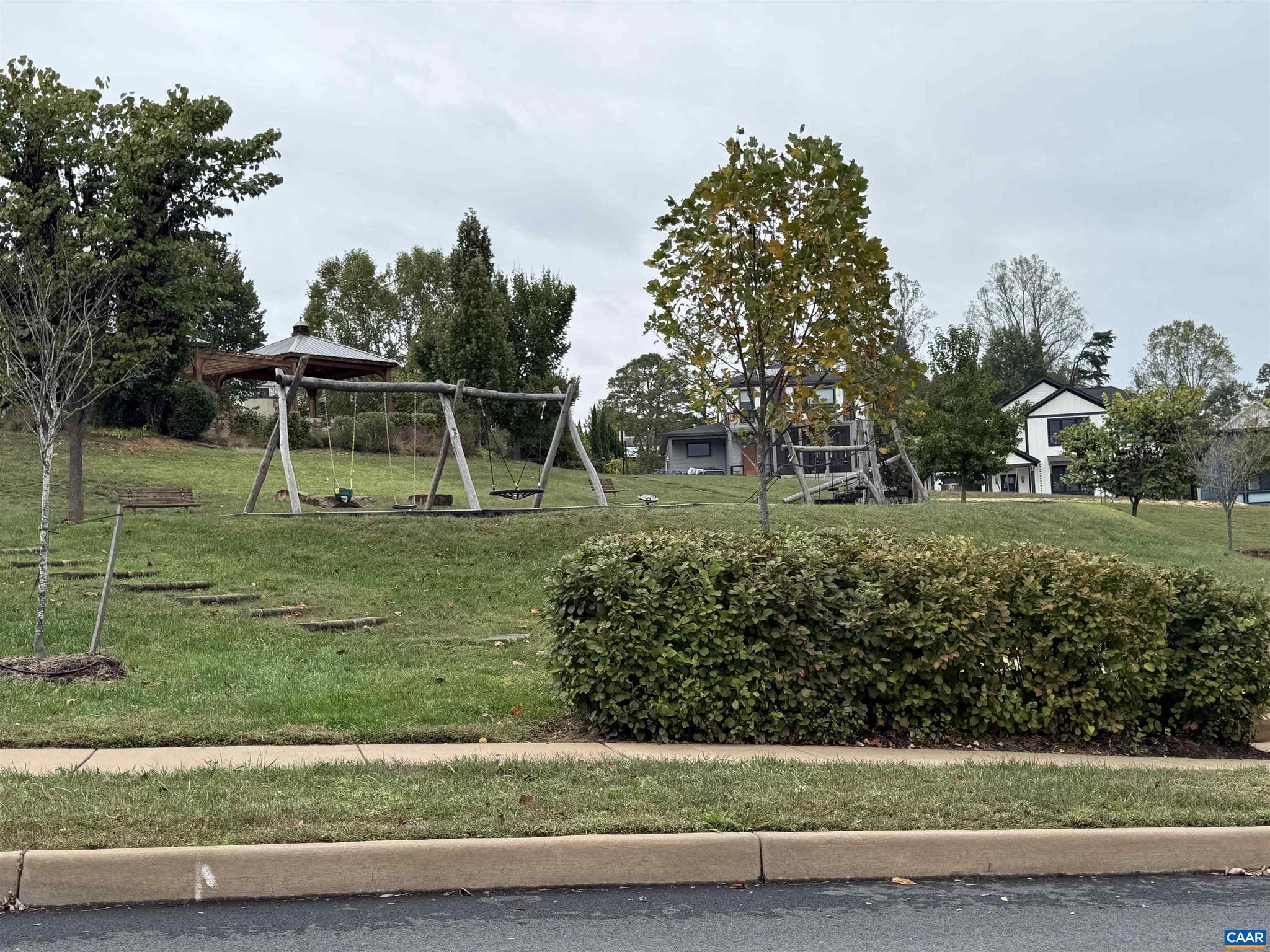 LOCHLYN HILL - Residential