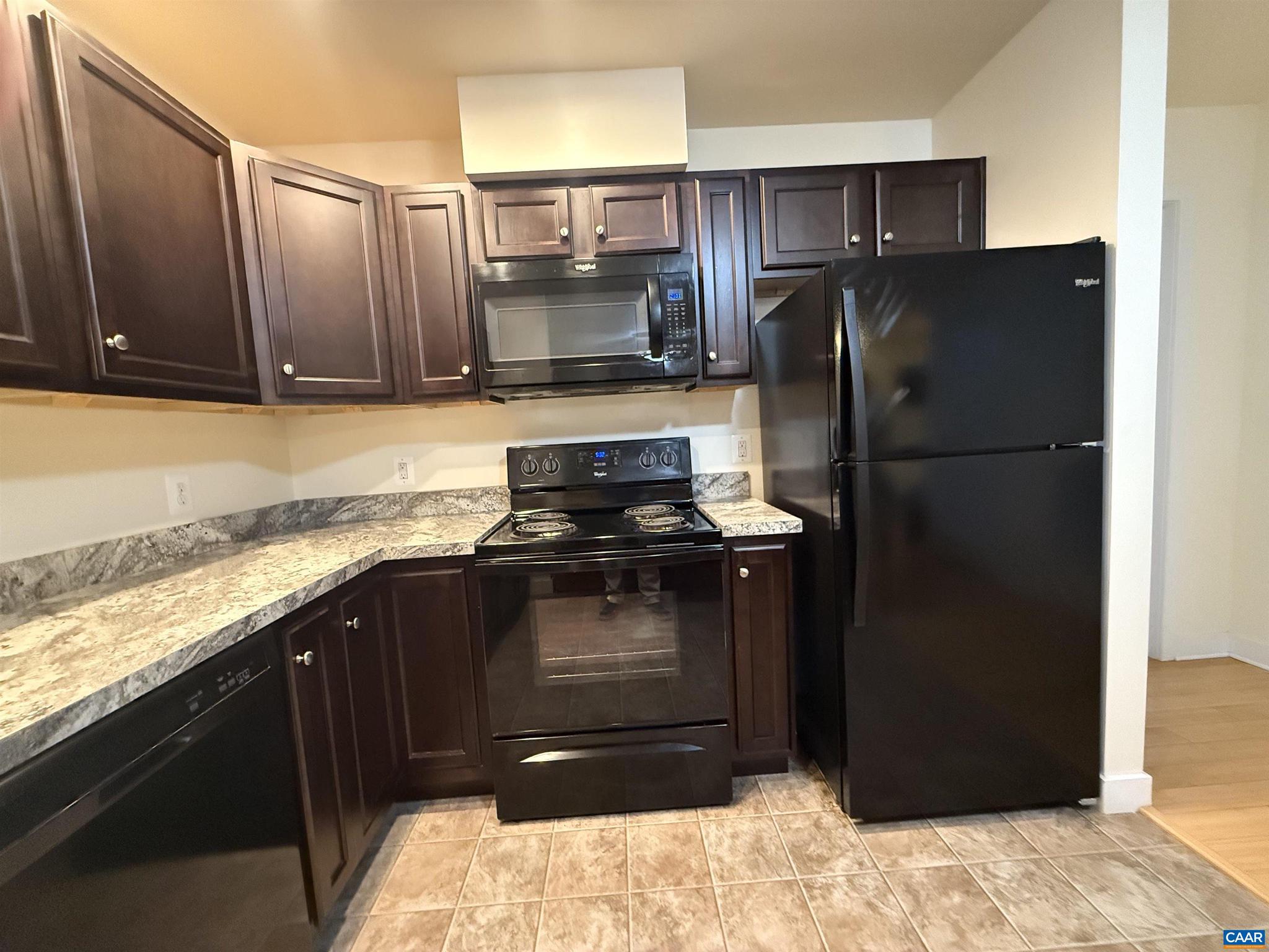 LOCHLYN HILL - Residential