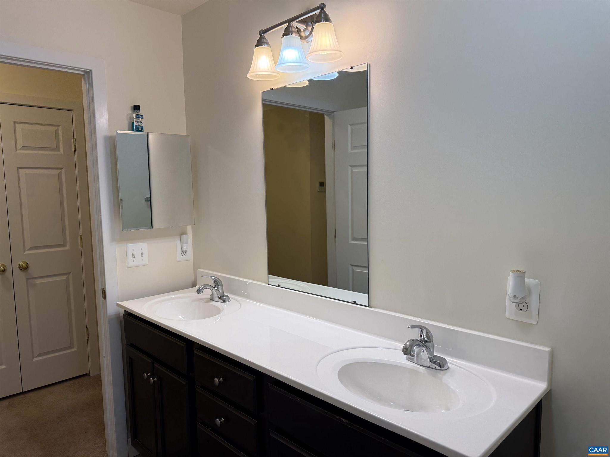 LOCHLYN HILL - Residential