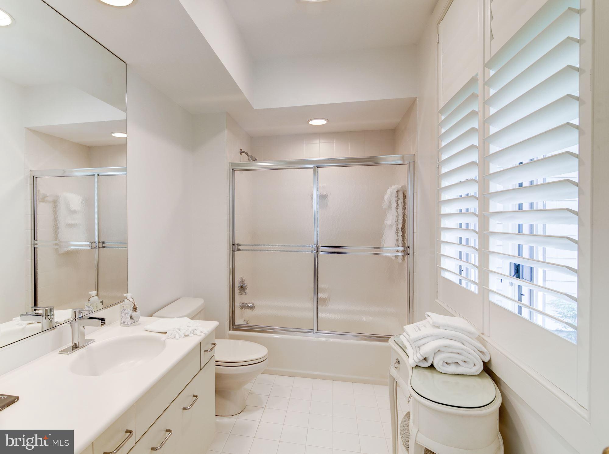 COVE CREEK CLUB - Residential