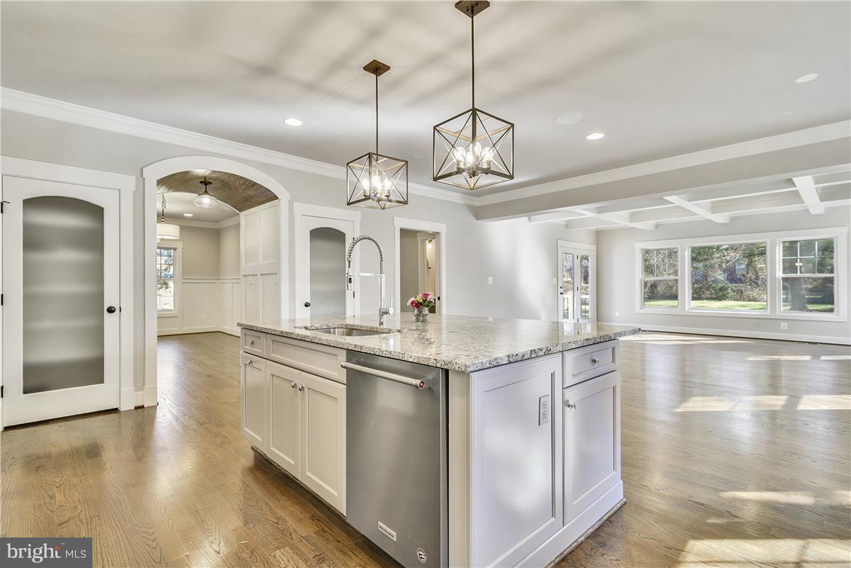 WESTHAMPTON - Residential