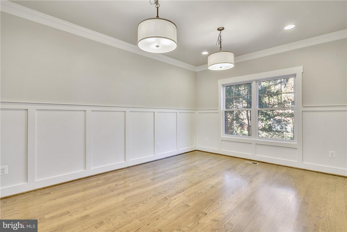 WESTHAMPTON - Residential