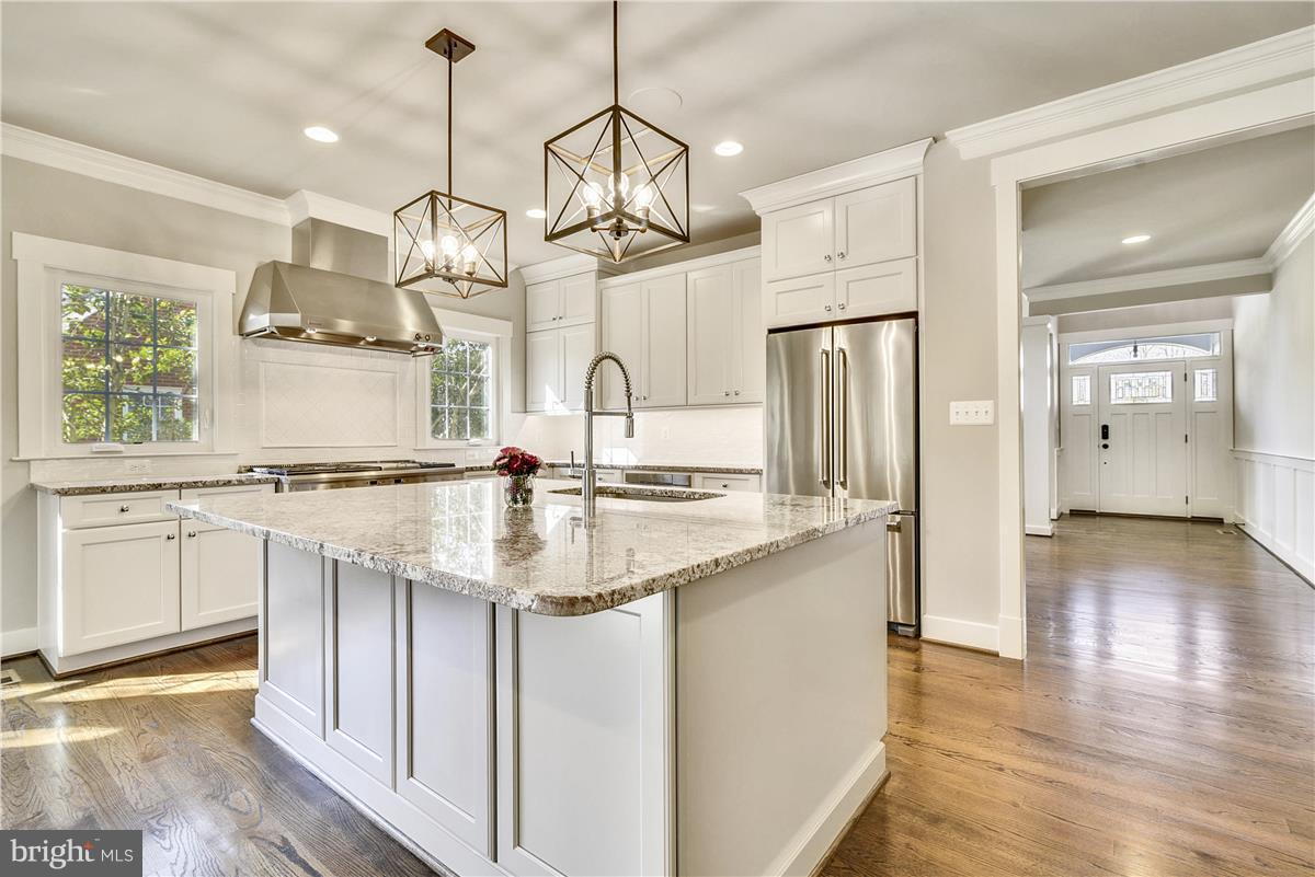 WESTHAMPTON - Residential