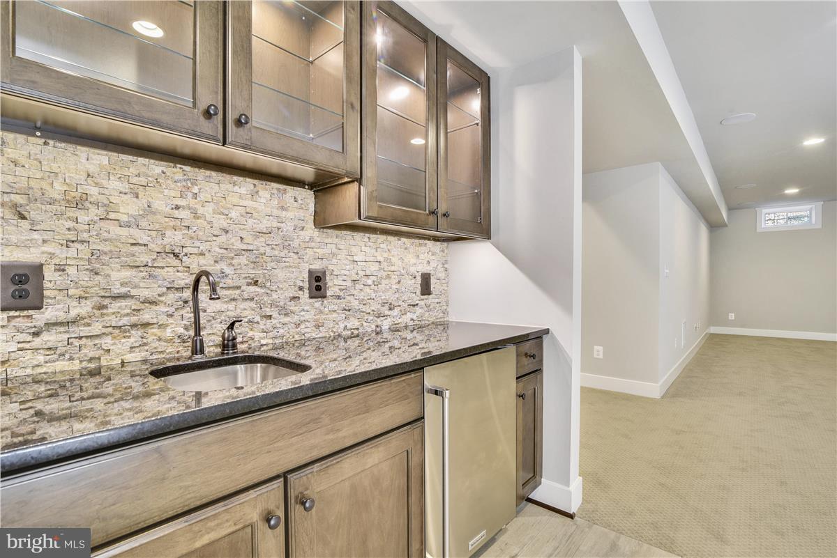 WESTHAMPTON - Residential