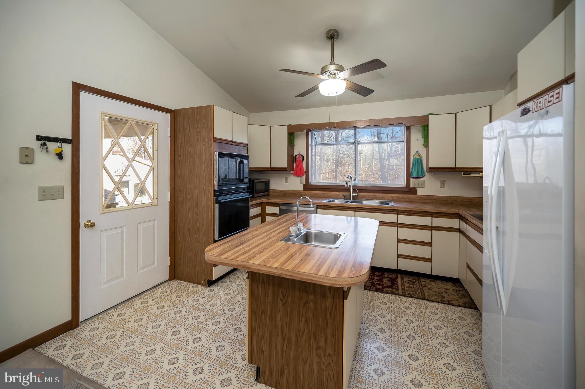 LAKE OF THE WOODS - Residential