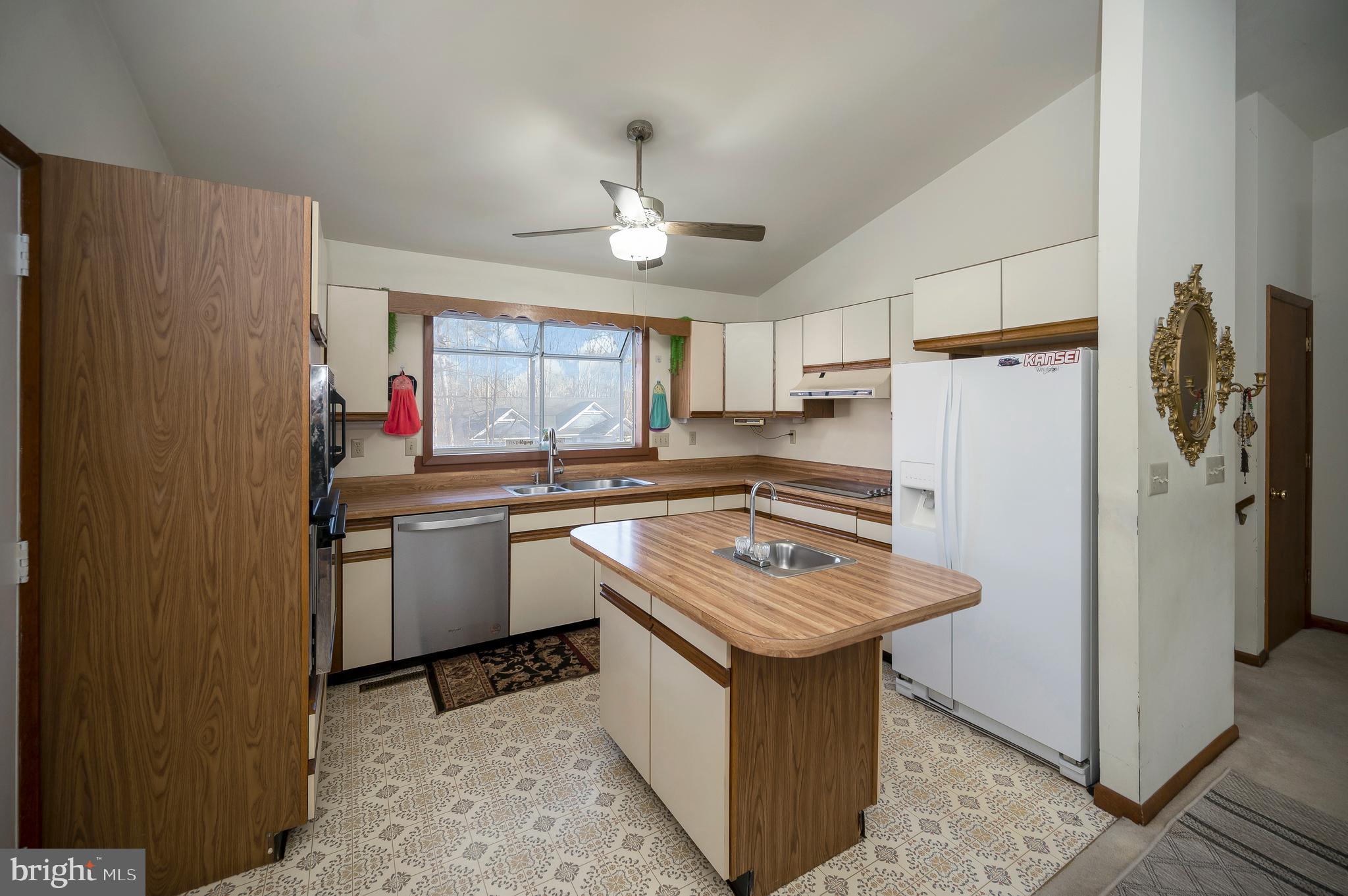 LAKE OF THE WOODS - Residential