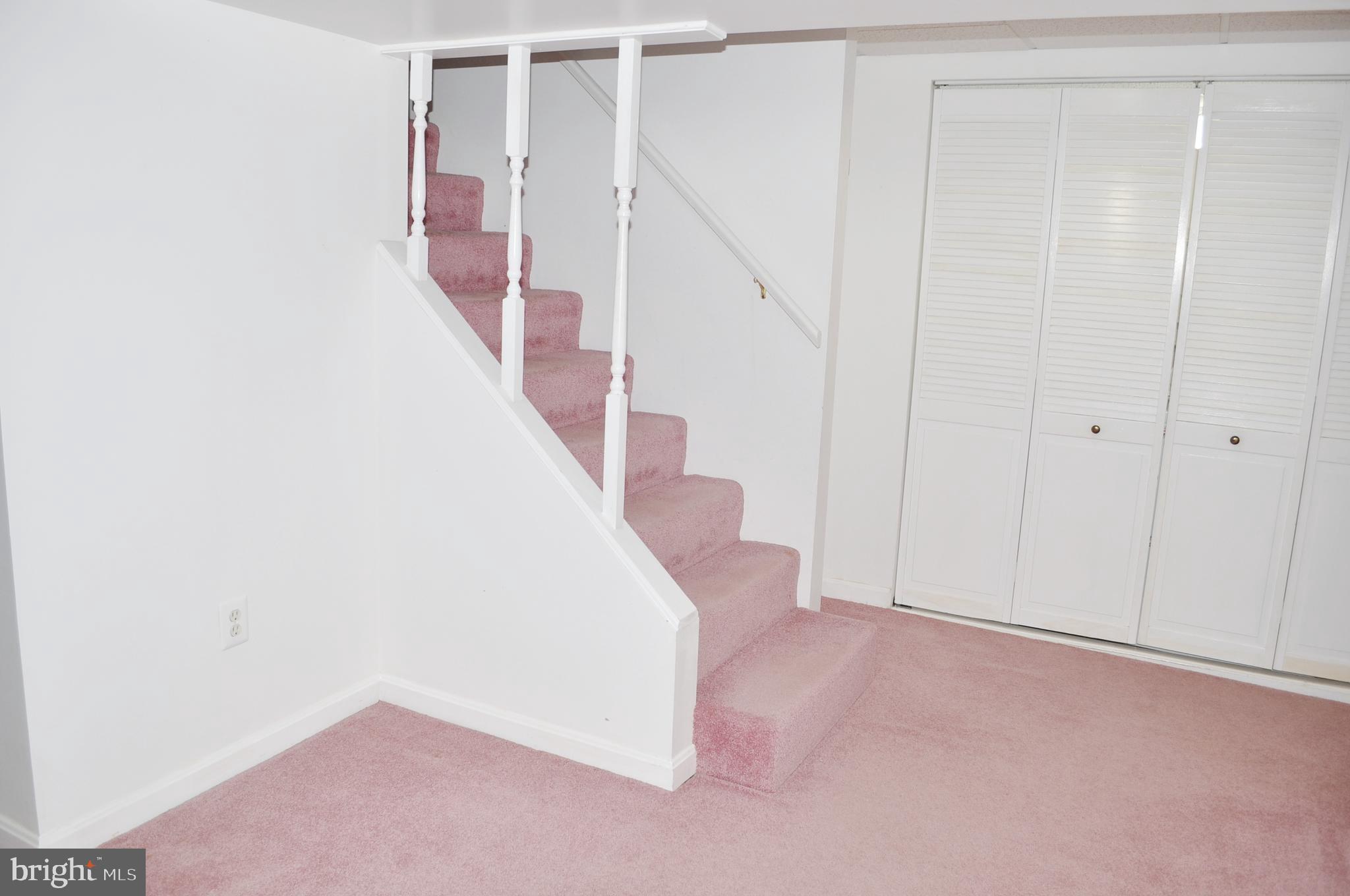 HILLENDALE FARMS - Residential