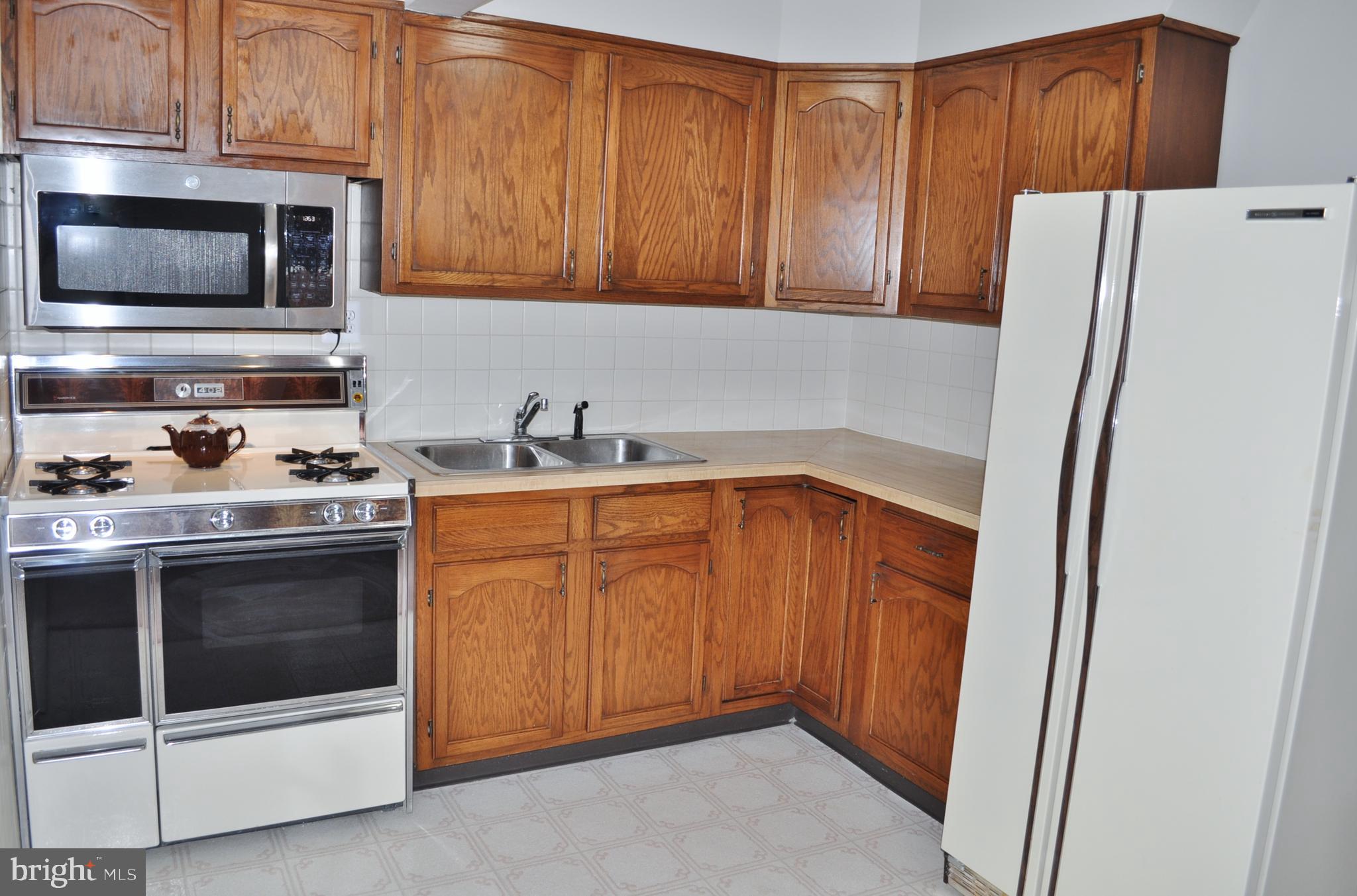 HILLENDALE FARMS - Residential