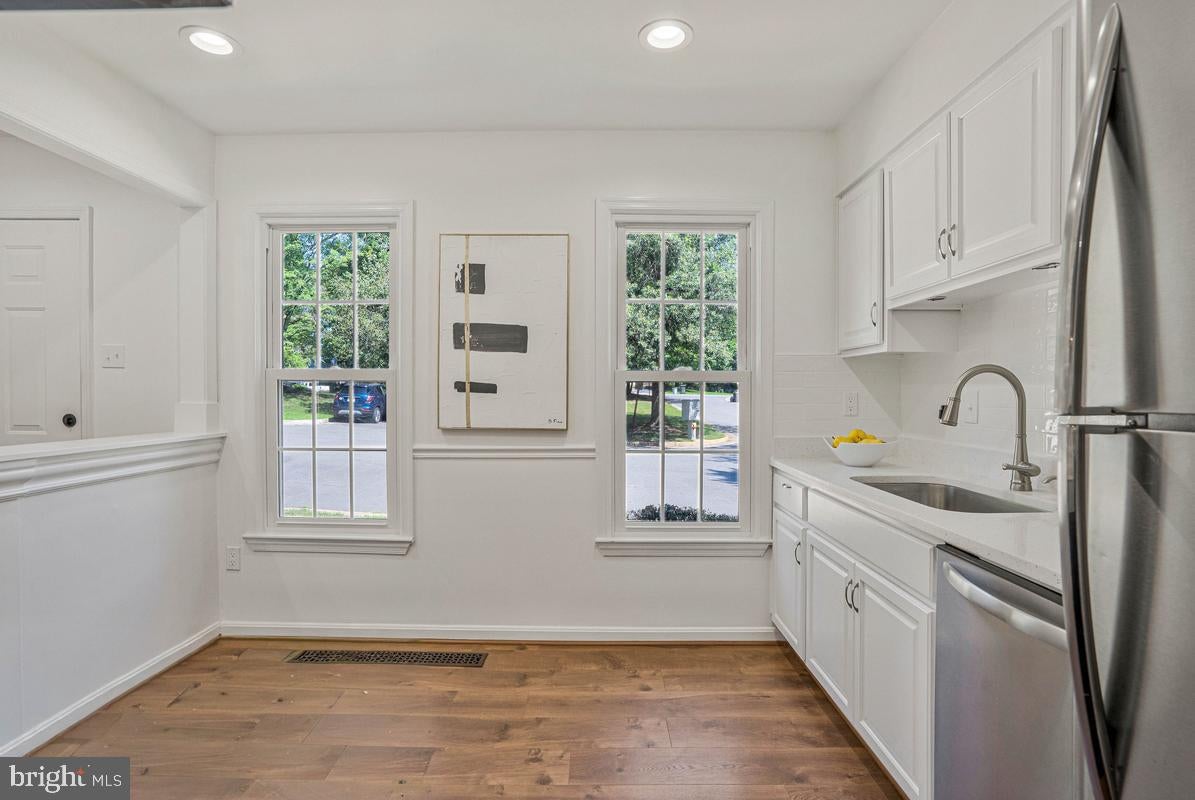 7821 GROVELAND SQUARE