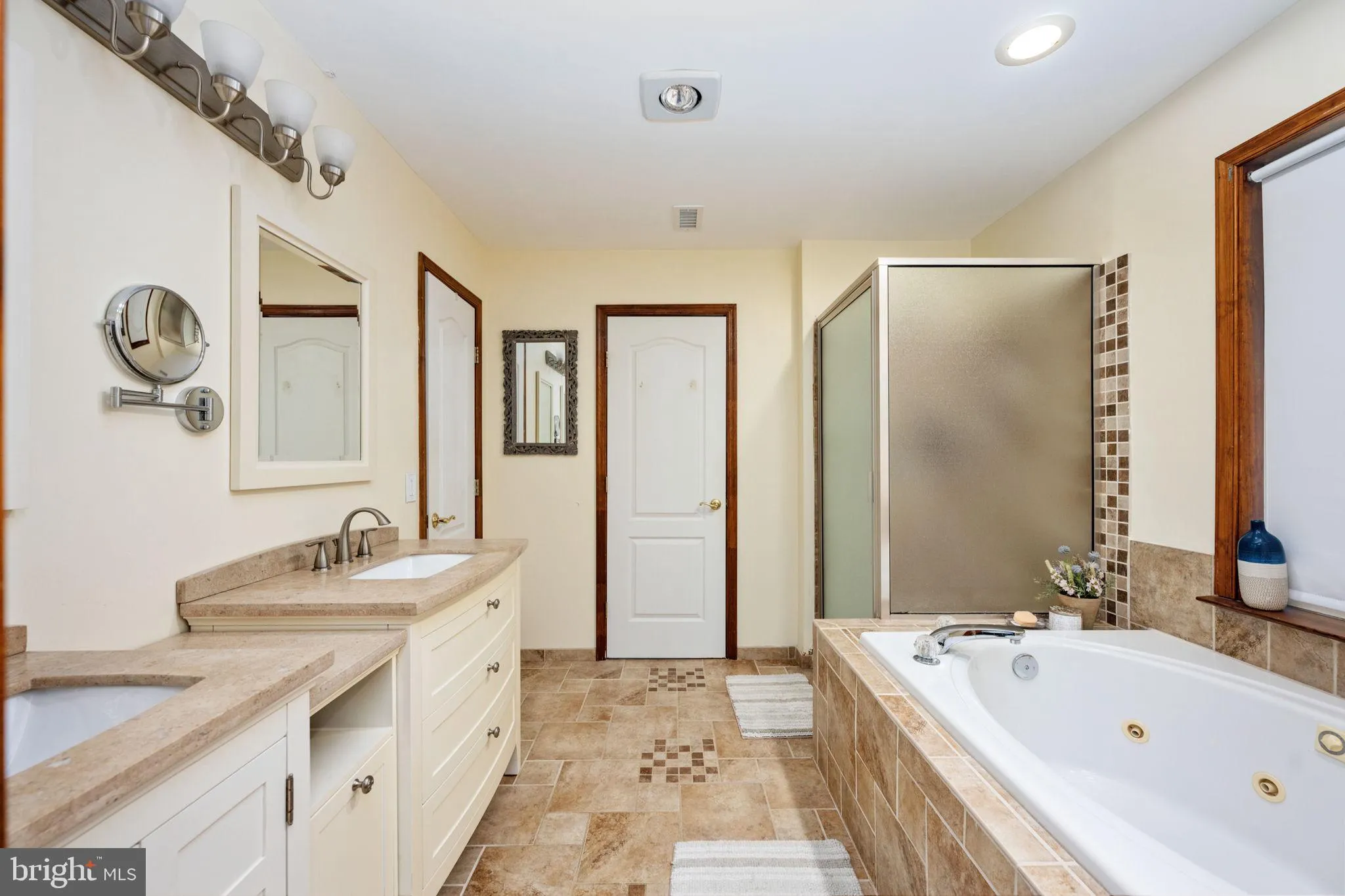 Fredericksburg, Virginia 22407, United States, 4 Bedrooms Bedrooms, ,4 BathroomsBathrooms,Residential,Active,194955