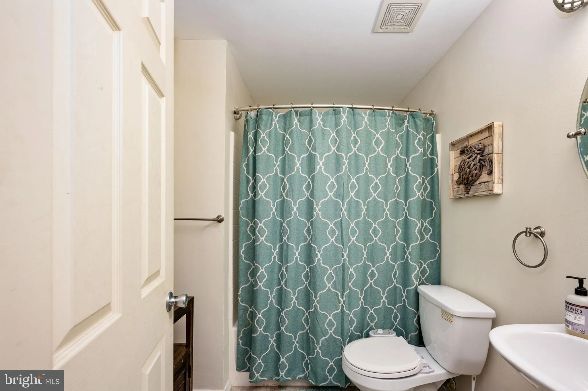 Fredericksburg, Virginia 22407, United States, 4 Bedrooms Bedrooms, ,4 BathroomsBathrooms,Residential,Active,194955