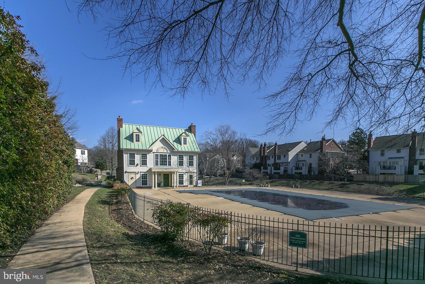 QUAKER HILL - Residential