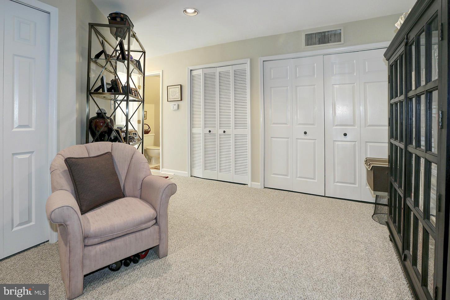 QUAKER HILL - Residential