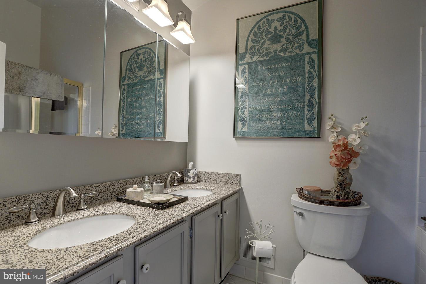 QUAKER HILL - Residential