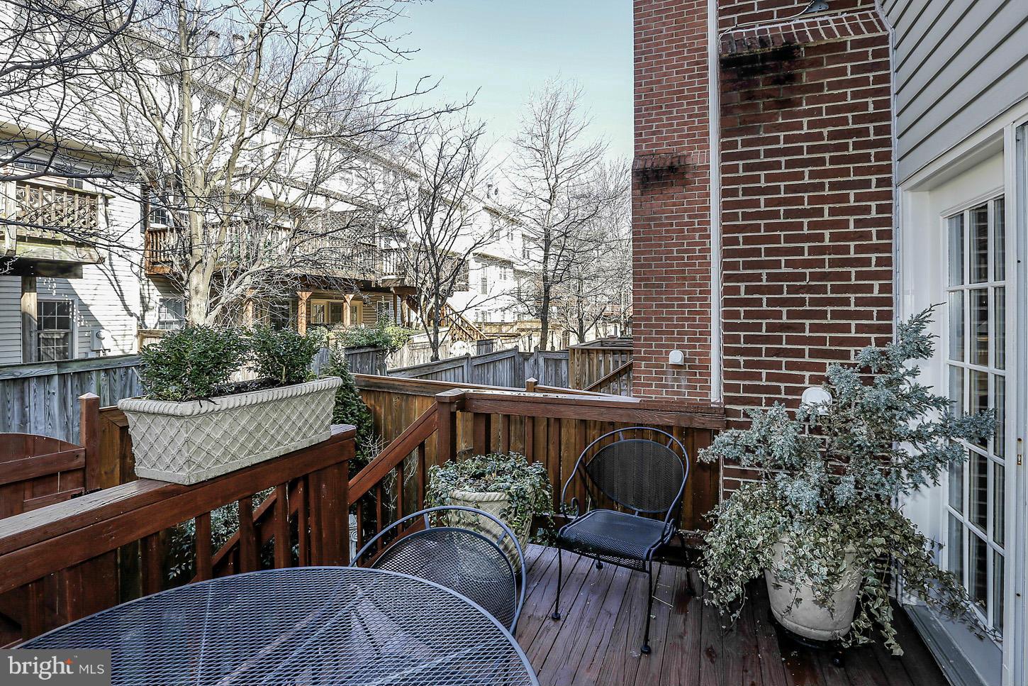 QUAKER HILL - Residential