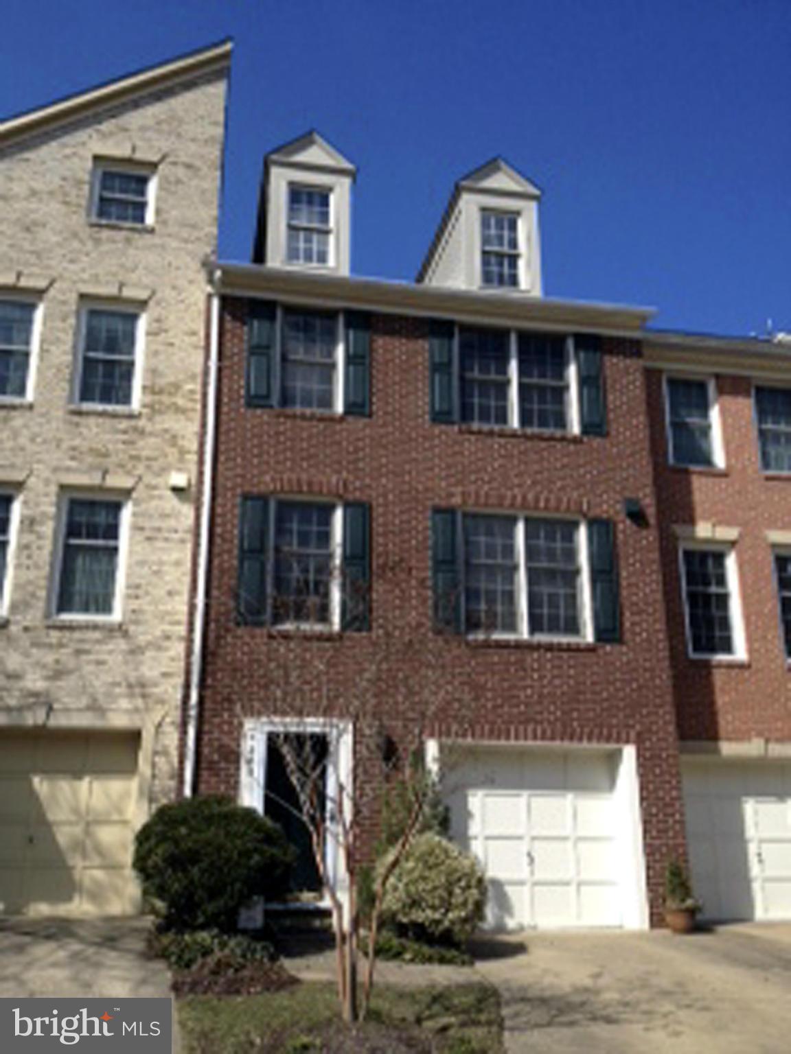 QUAKER HILL - Residential