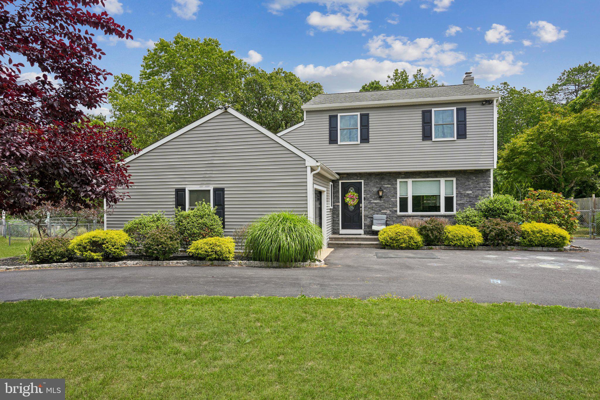 2316 LORKIM LANE
