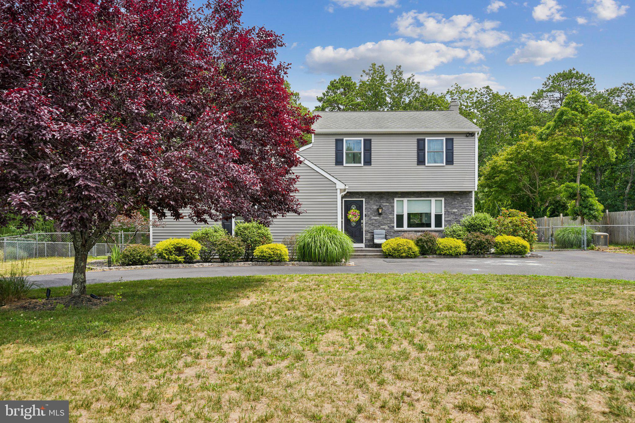 2316 LORKIM LANE