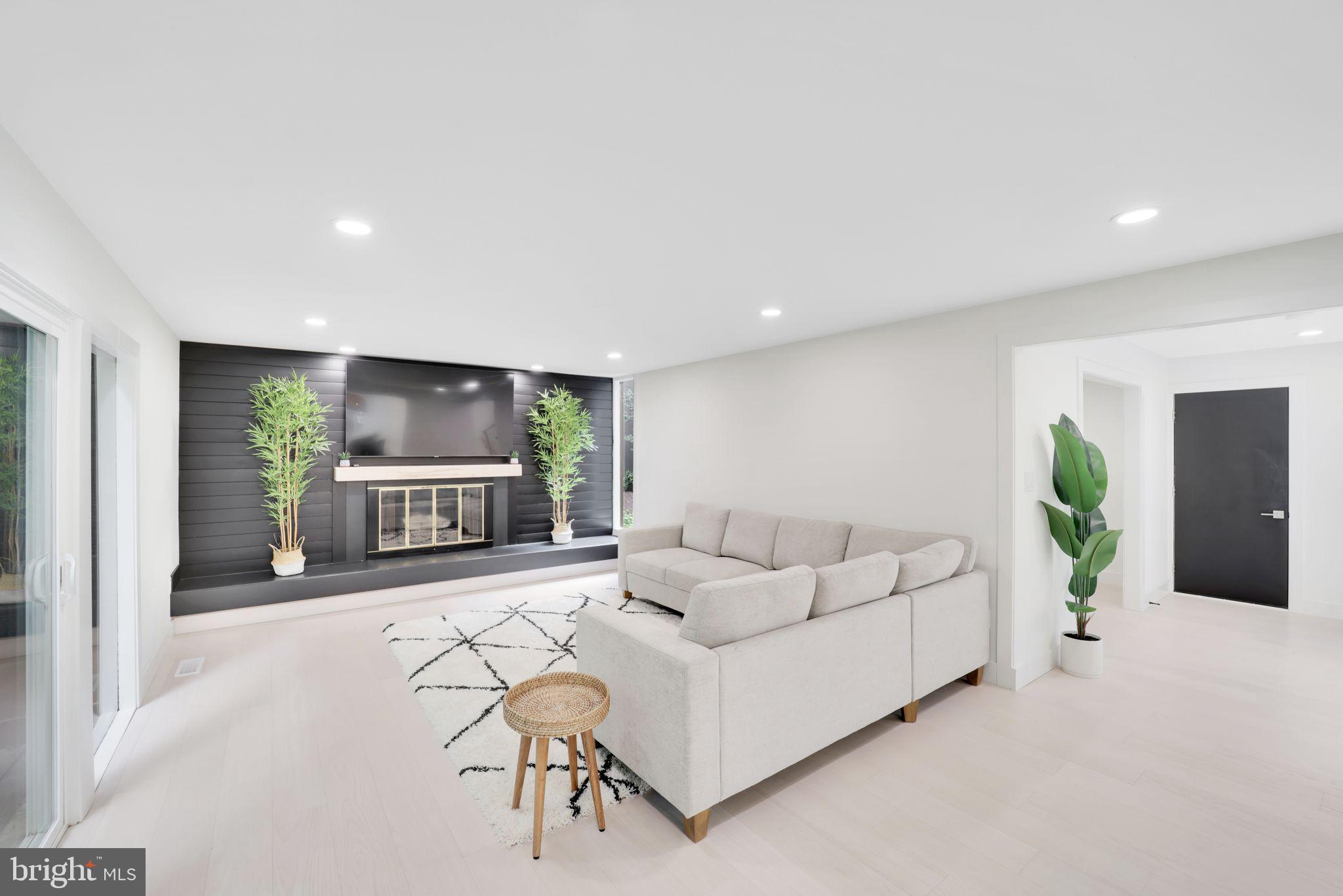 EAST GATE OF POTOMAC - Residential