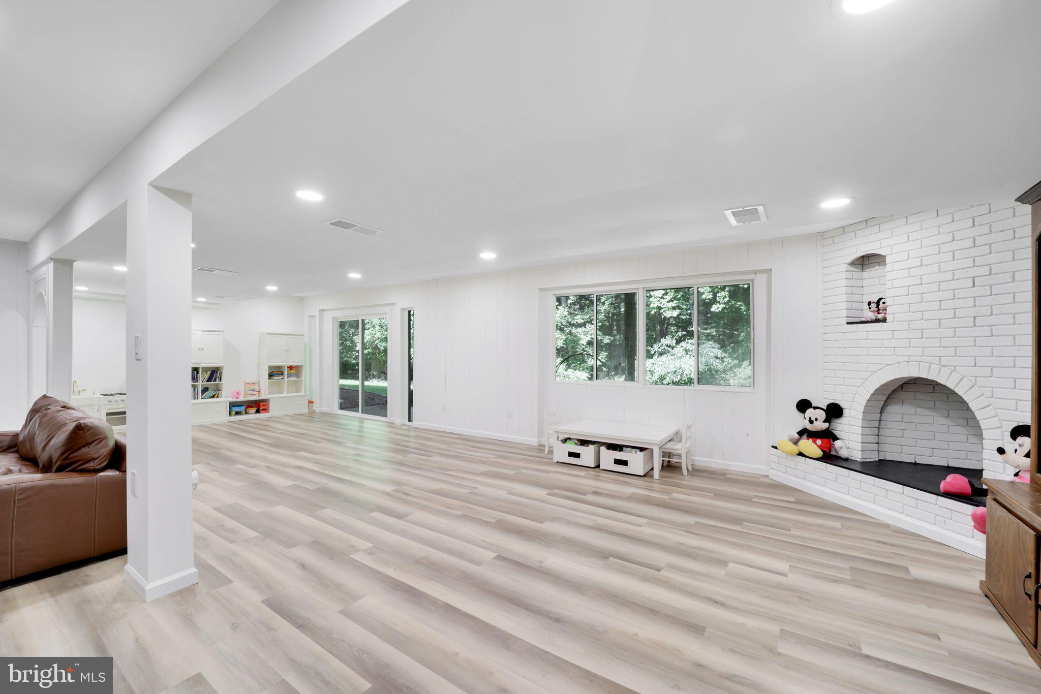 EAST GATE OF POTOMAC - Residential