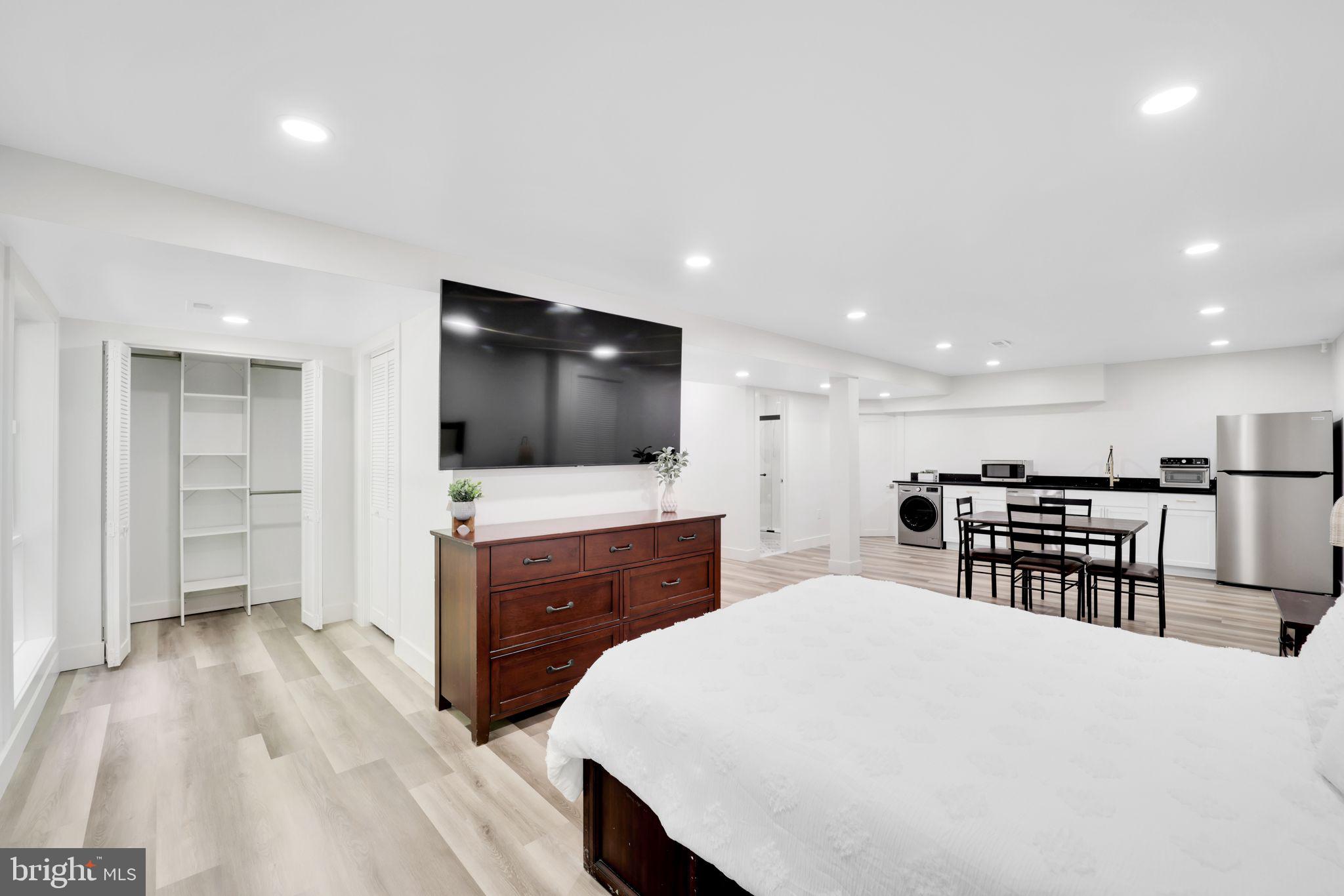 EAST GATE OF POTOMAC - Residential