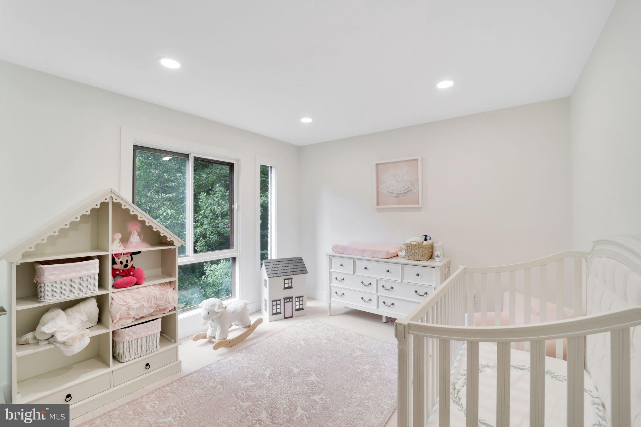 EAST GATE OF POTOMAC - Residential