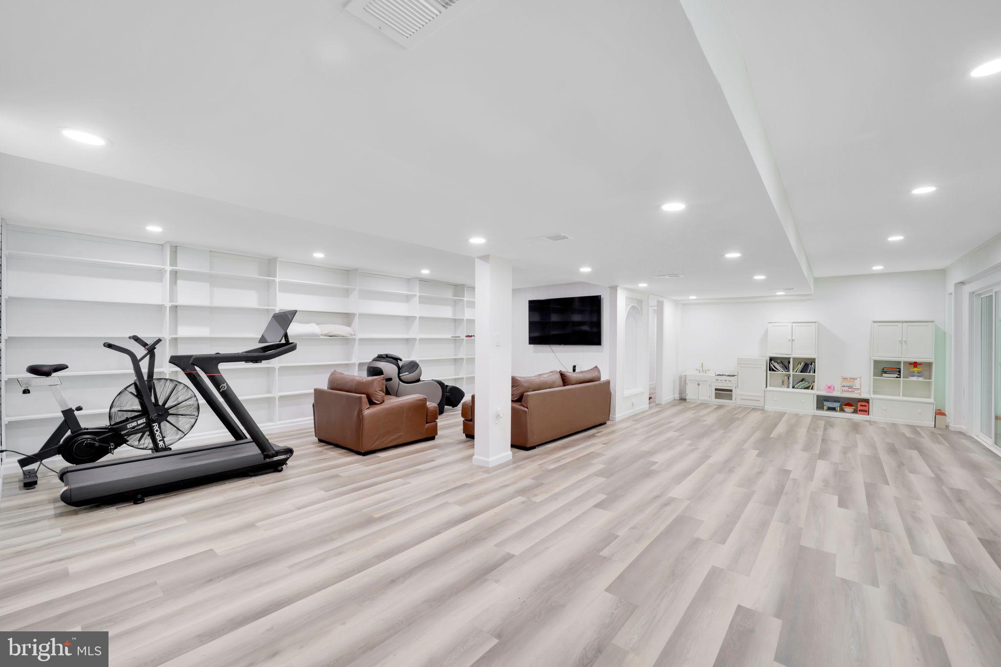 EAST GATE OF POTOMAC - Residential