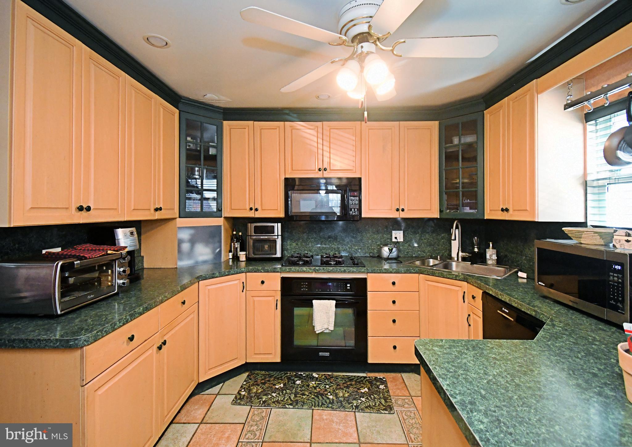 WILLOW MANOR - Residential