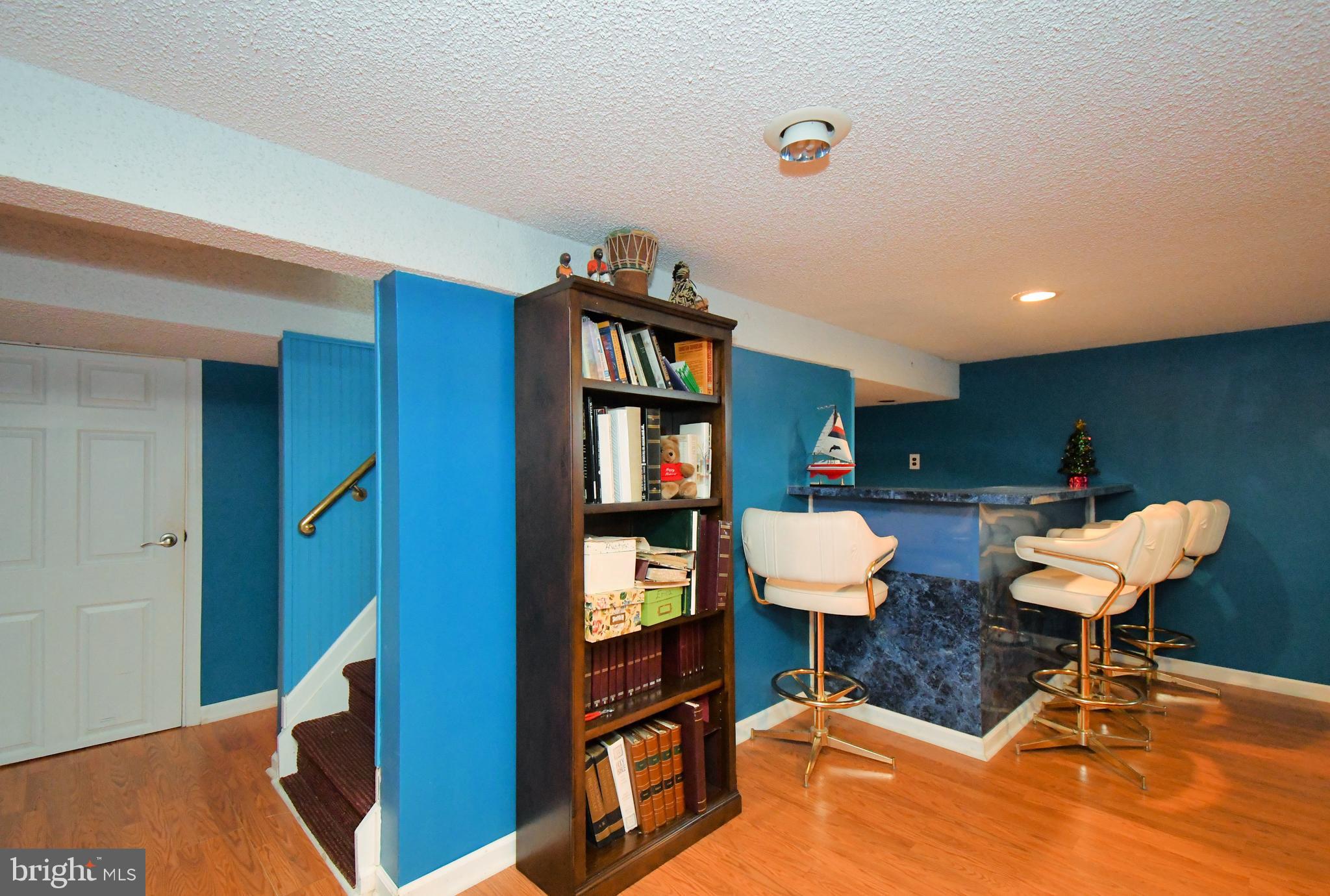 WILLOW MANOR - Residential