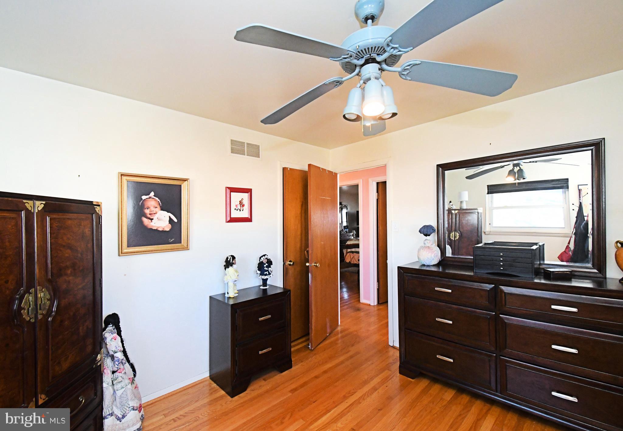 WILLOW MANOR - Residential