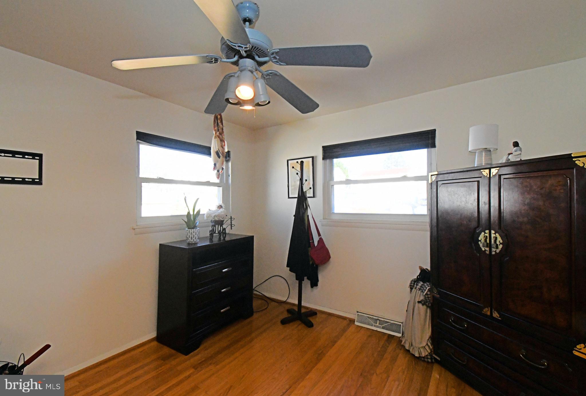 WILLOW MANOR - Residential