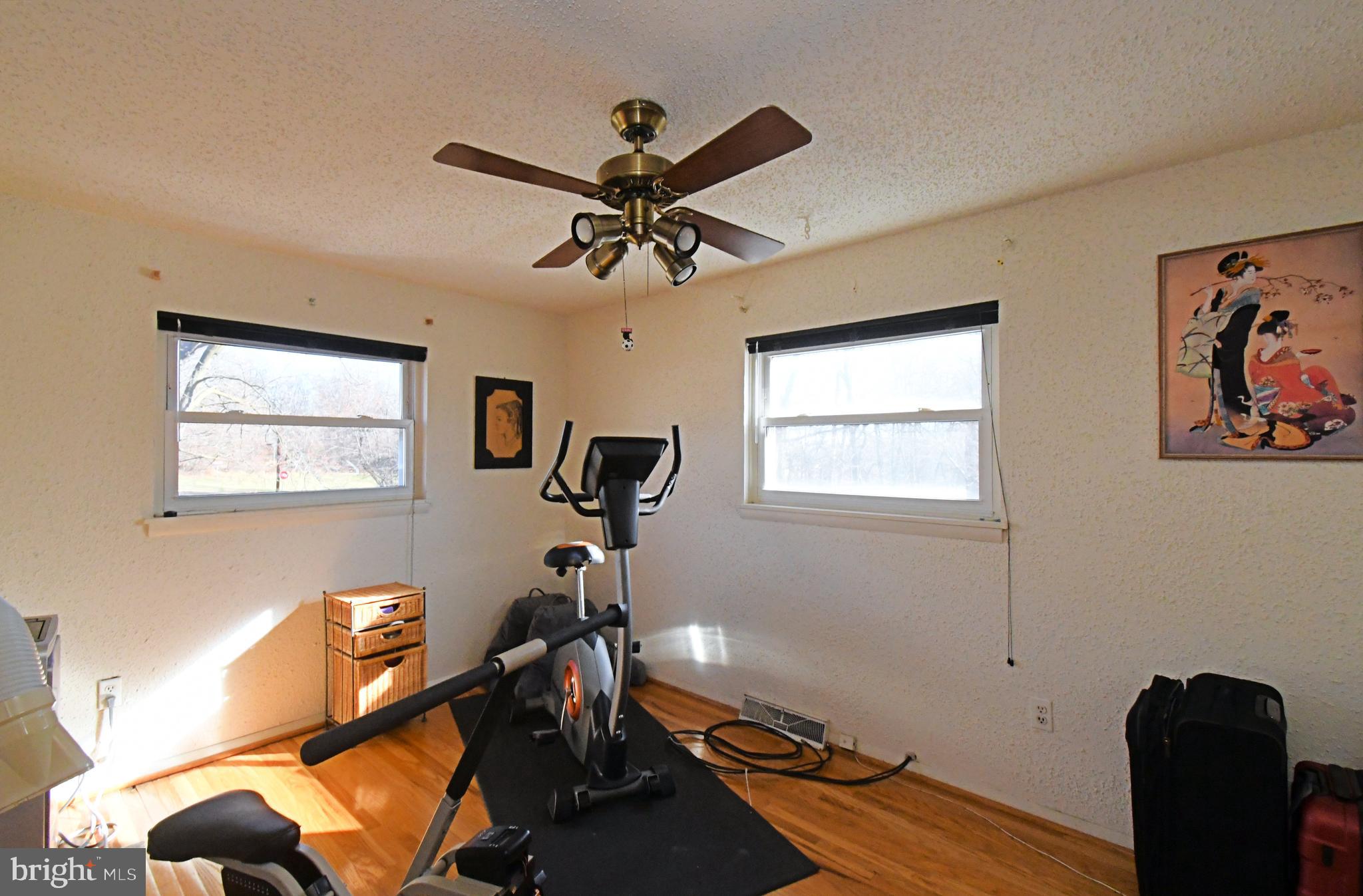 WILLOW MANOR - Residential