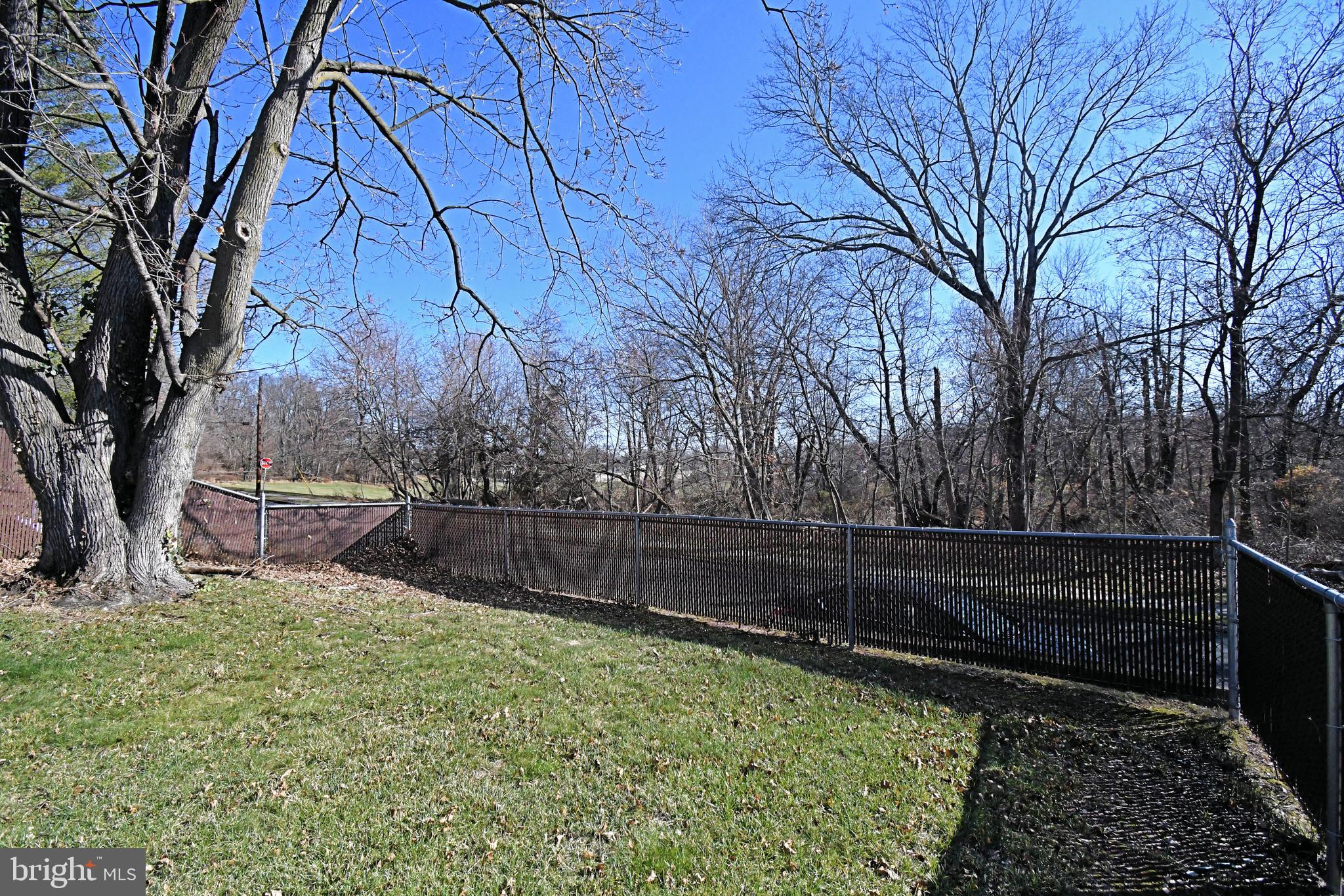 WILLOW MANOR - Residential