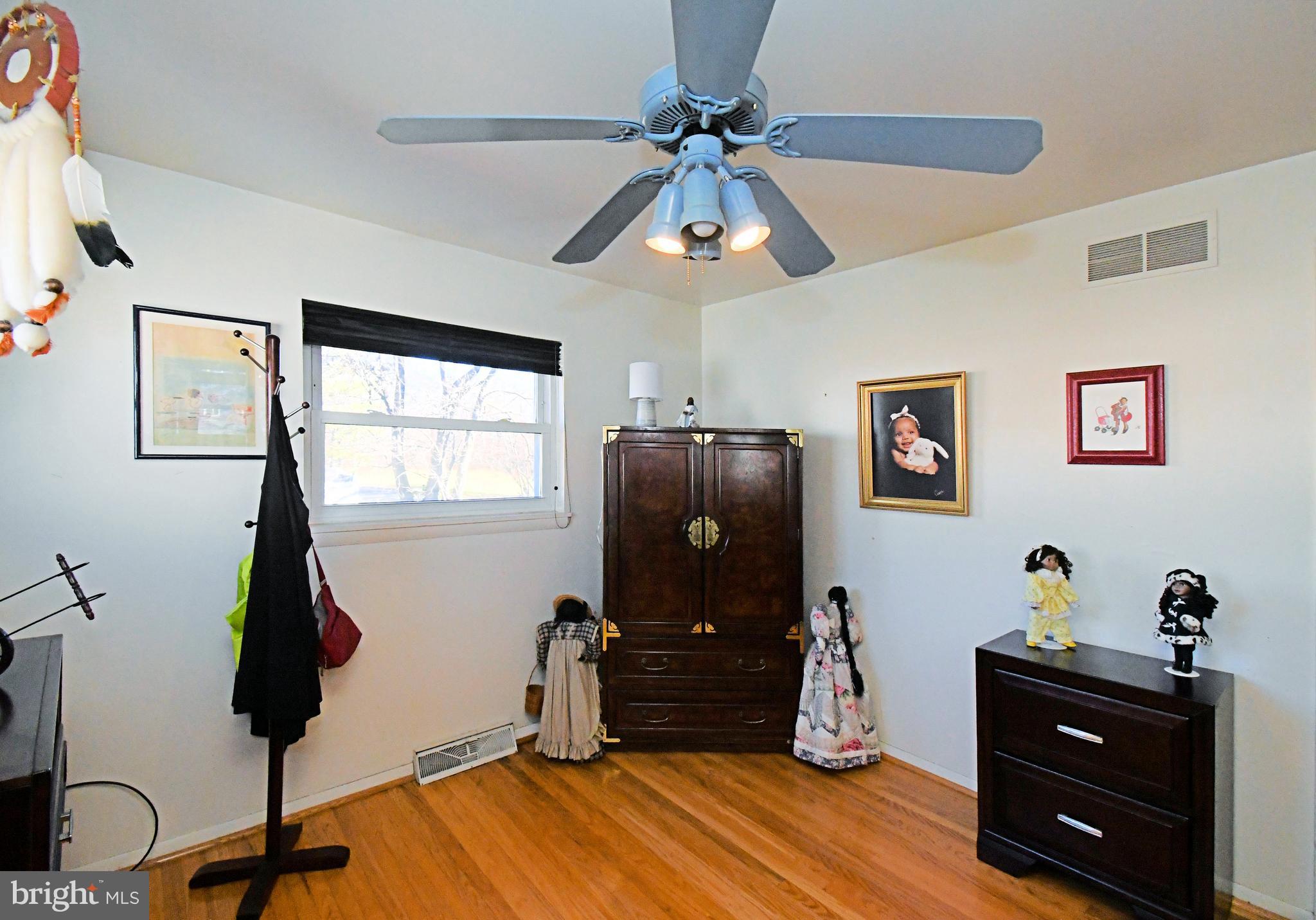 WILLOW MANOR - Residential