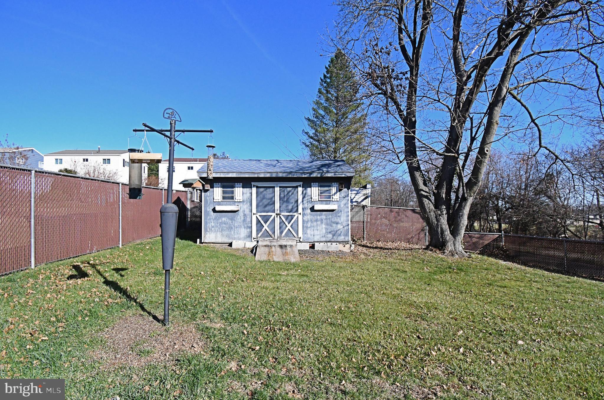 WILLOW MANOR - Residential