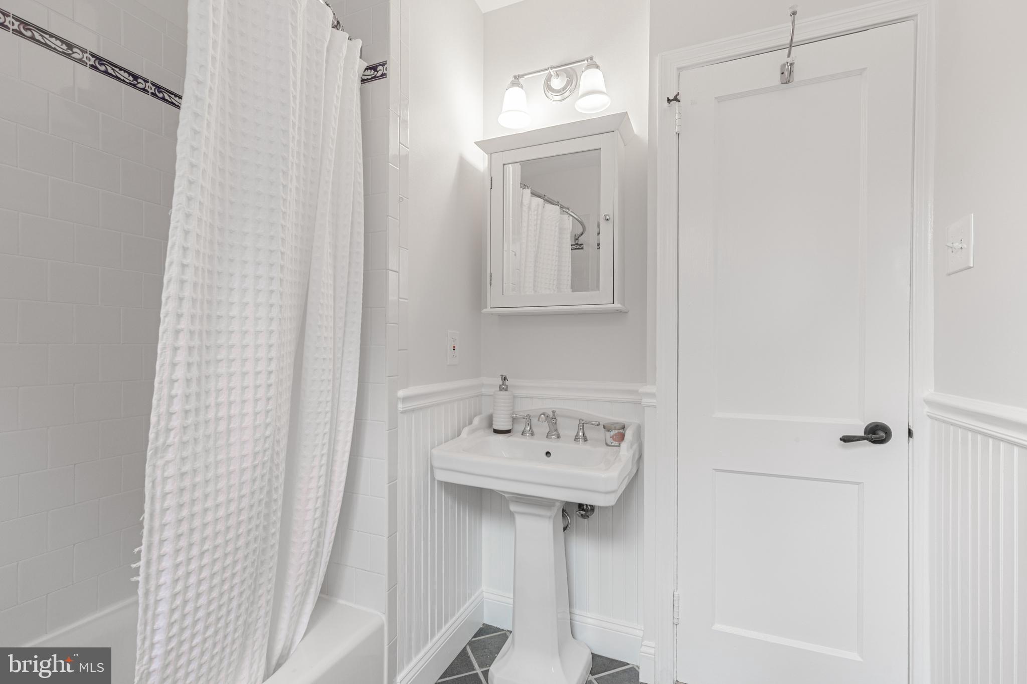 CAMERON HEIGHTS - Residential