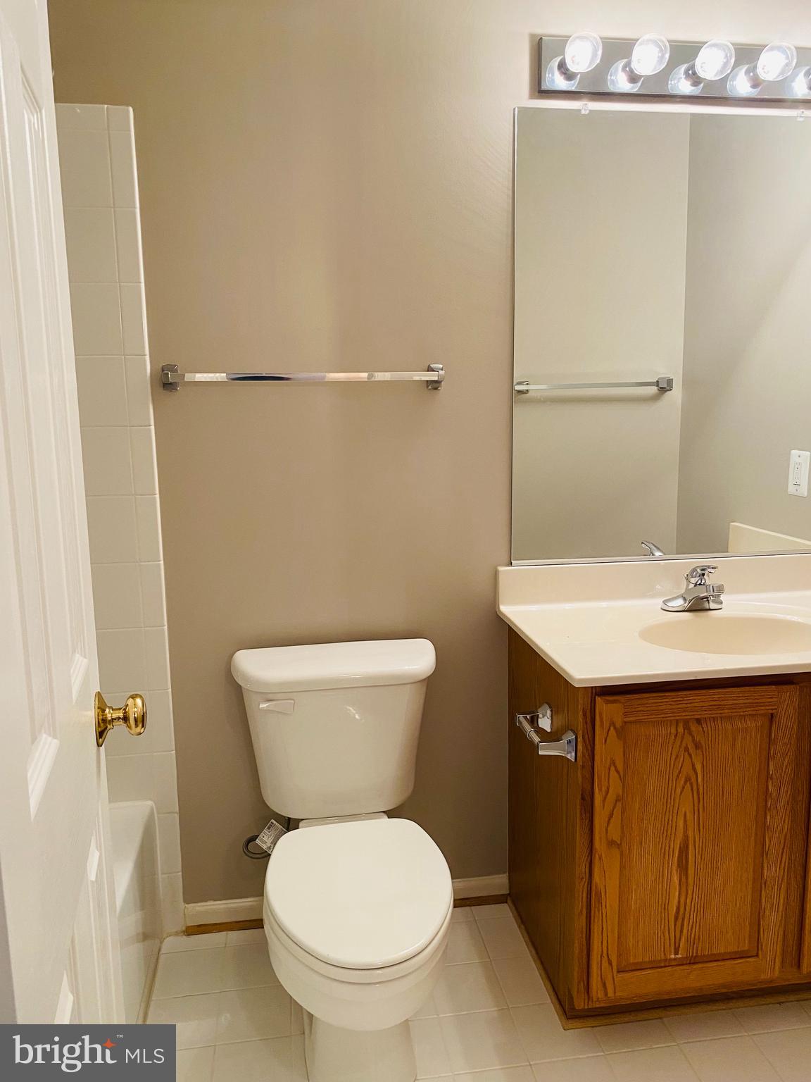 KING FARM BAILEYS COMMON - Residential Lease