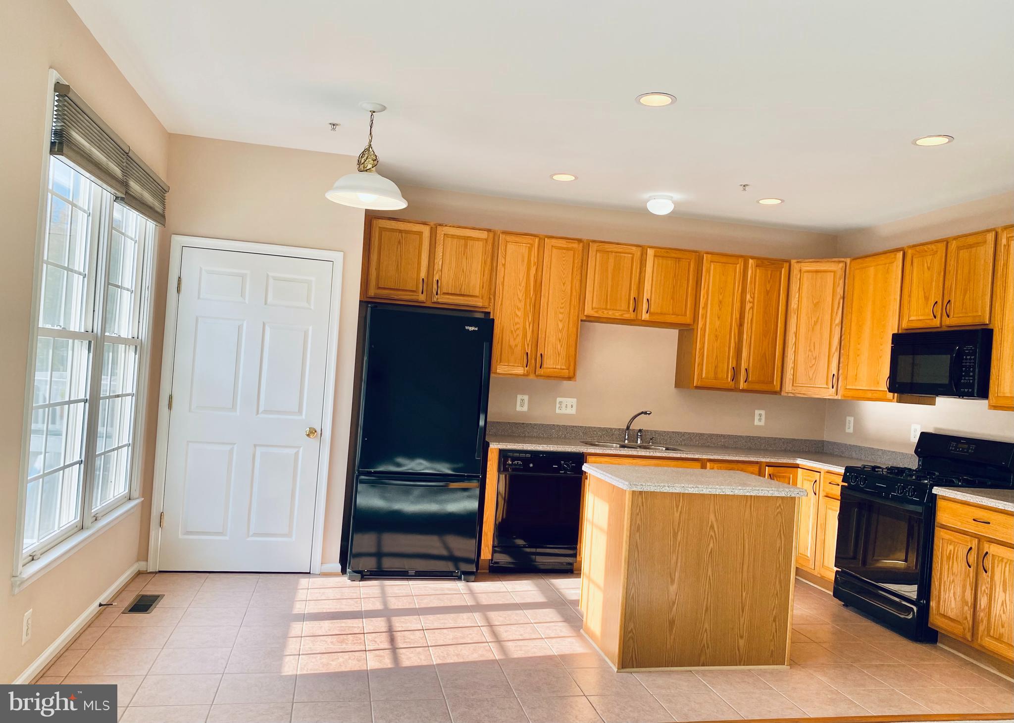 KING FARM BAILEYS COMMON - Residential Lease