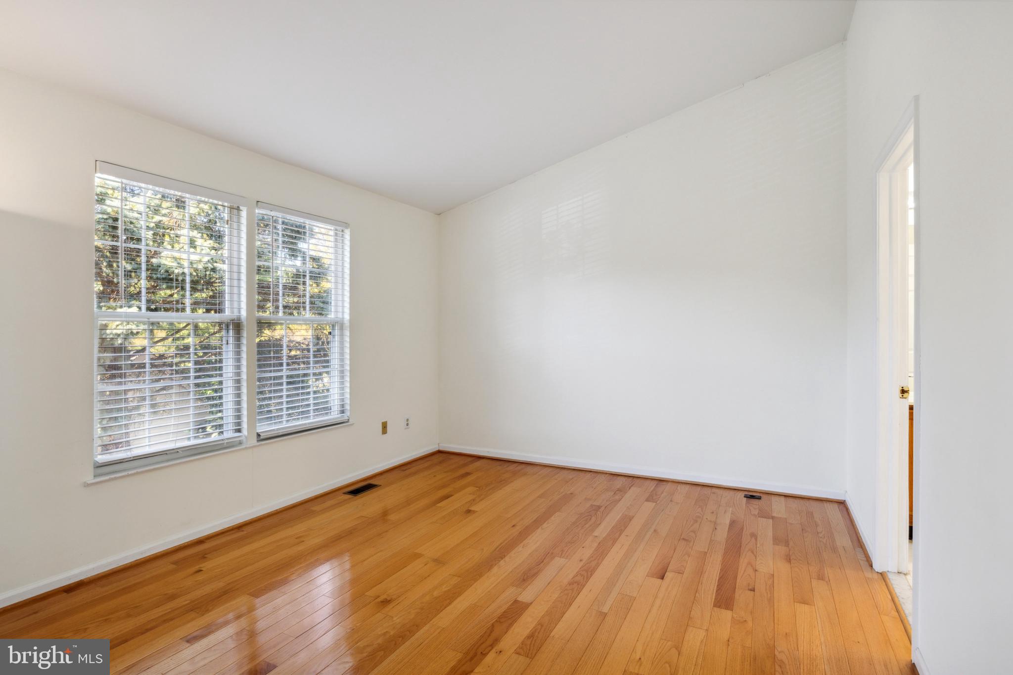 HALLOWELL - Residential Lease