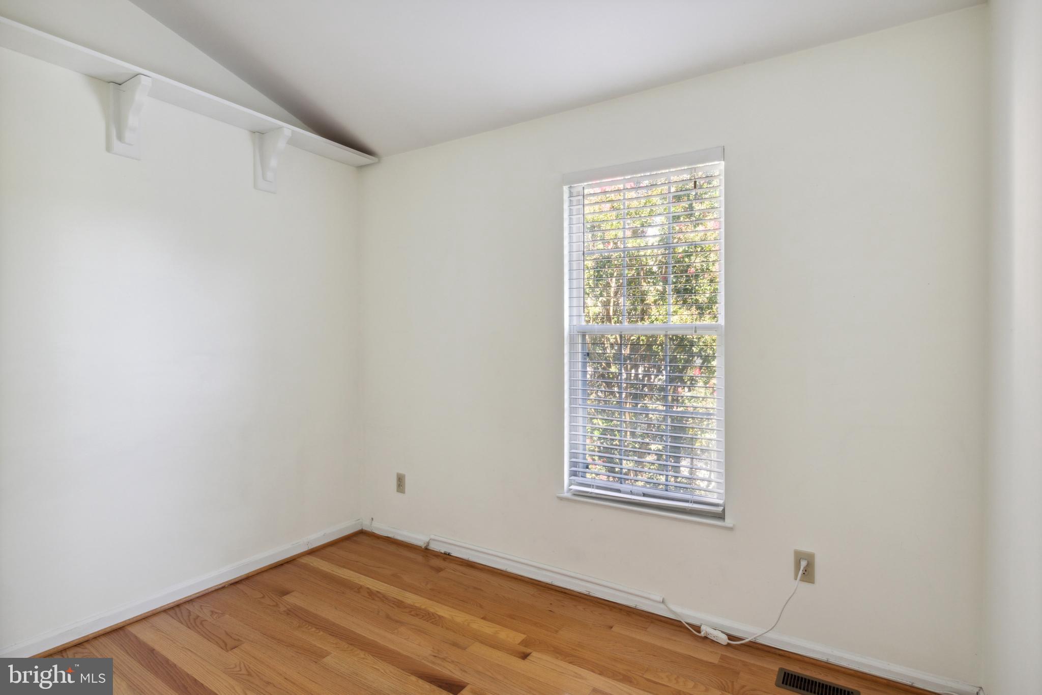 HALLOWELL - Residential Lease