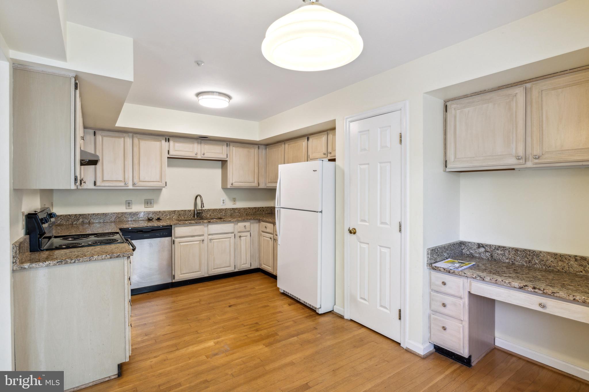 HALLOWELL - Residential Lease