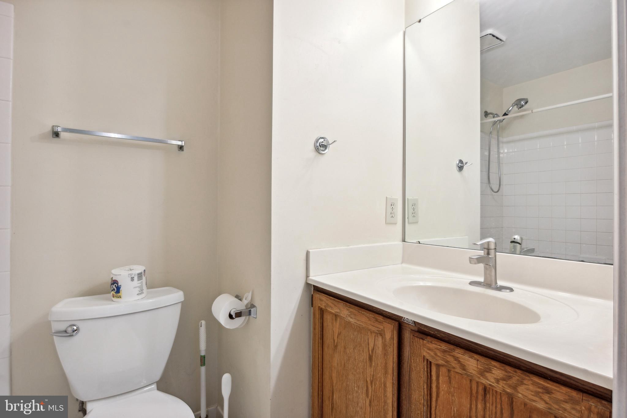 HALLOWELL - Residential Lease