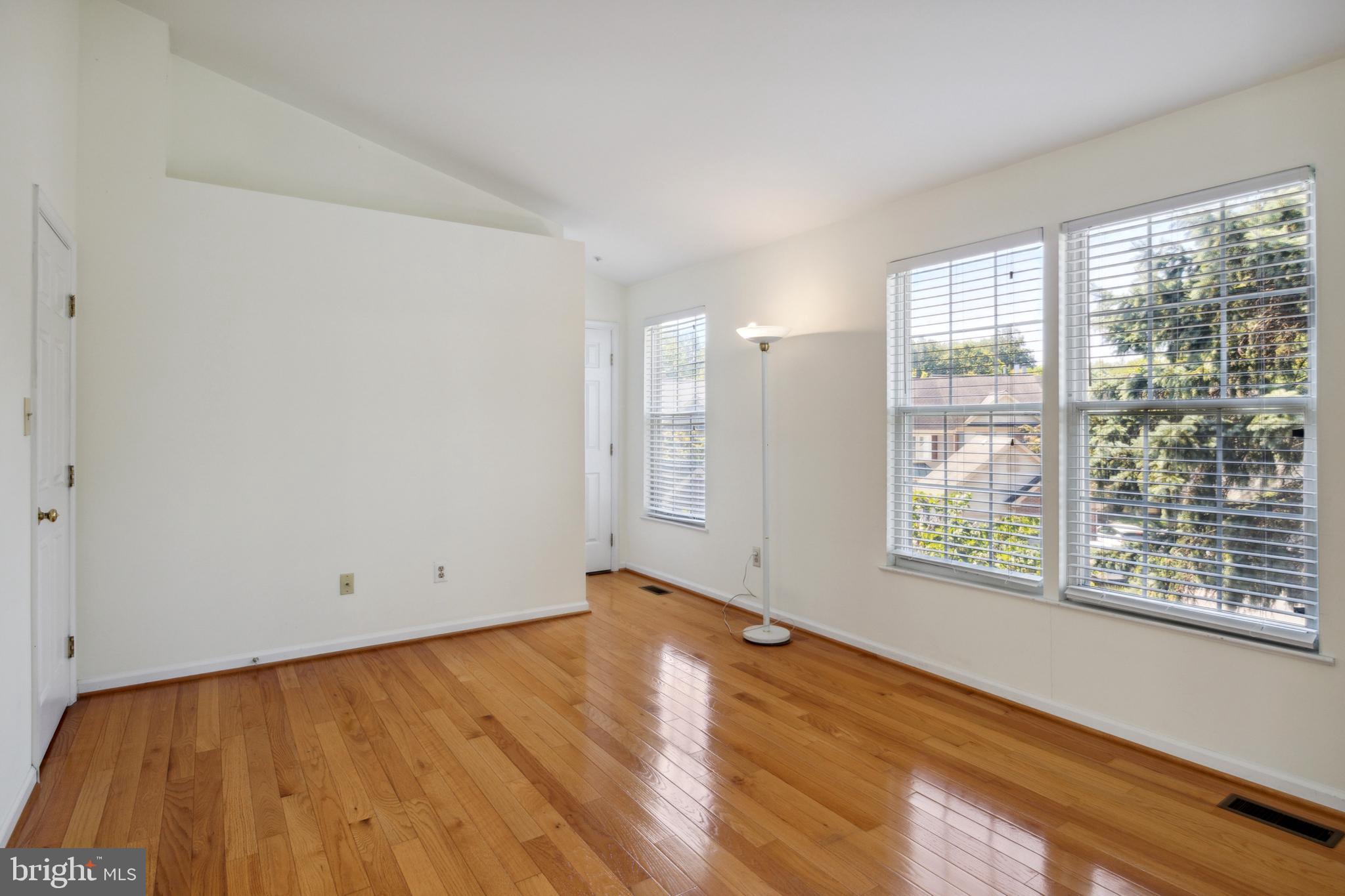 HALLOWELL - Residential Lease