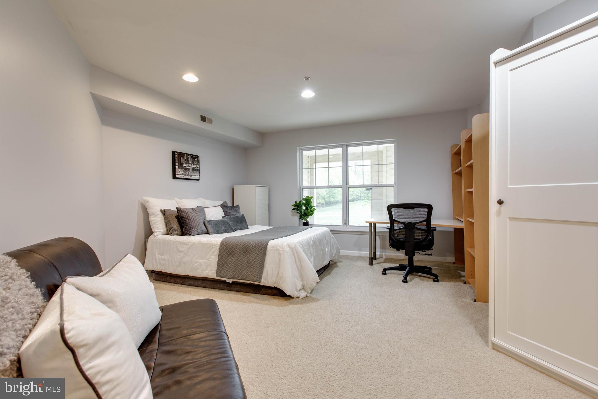 WAVERLY WOODS - Residential